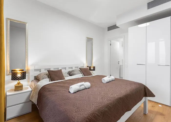 Skypark, Luxusny S Parkovanim Vo Vyske Bratislava