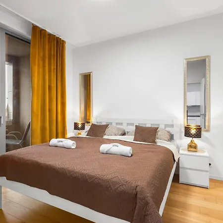 Skypark, Luxusny S Parkovanim Vo Vyske Lägenhet *