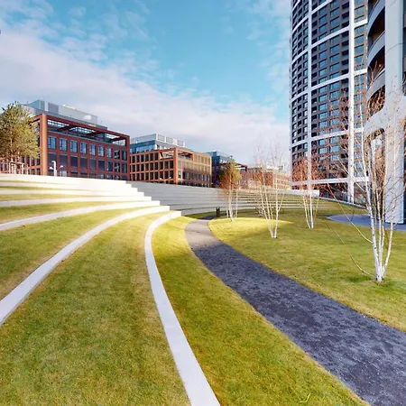 Lägenhet Skypark, Luxusny S Parkovanim Vo Vyske *