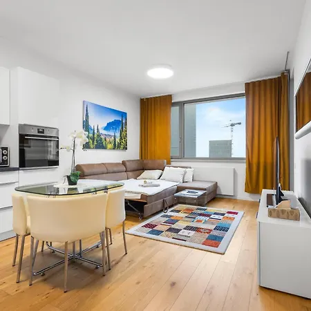 Apartament Skypark, Luxusny S Parkovanim Vo Vyske