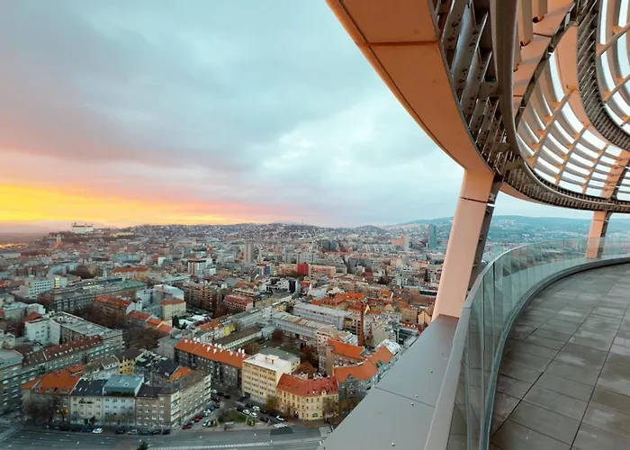 Skypark, Luxusny S Parkovanim Vo Vyske